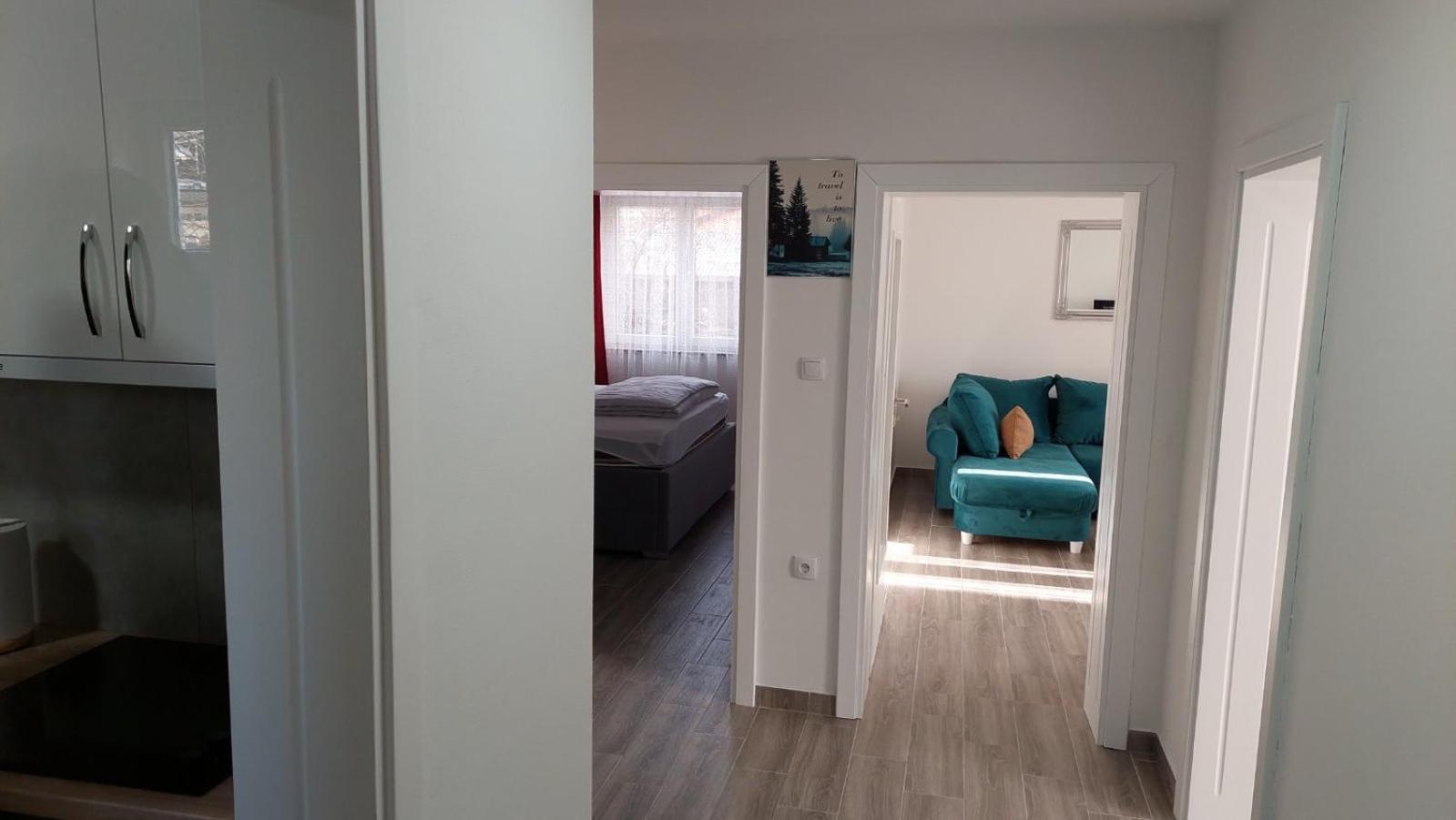 Aleksandar Banja Luka Phòng bức ảnh